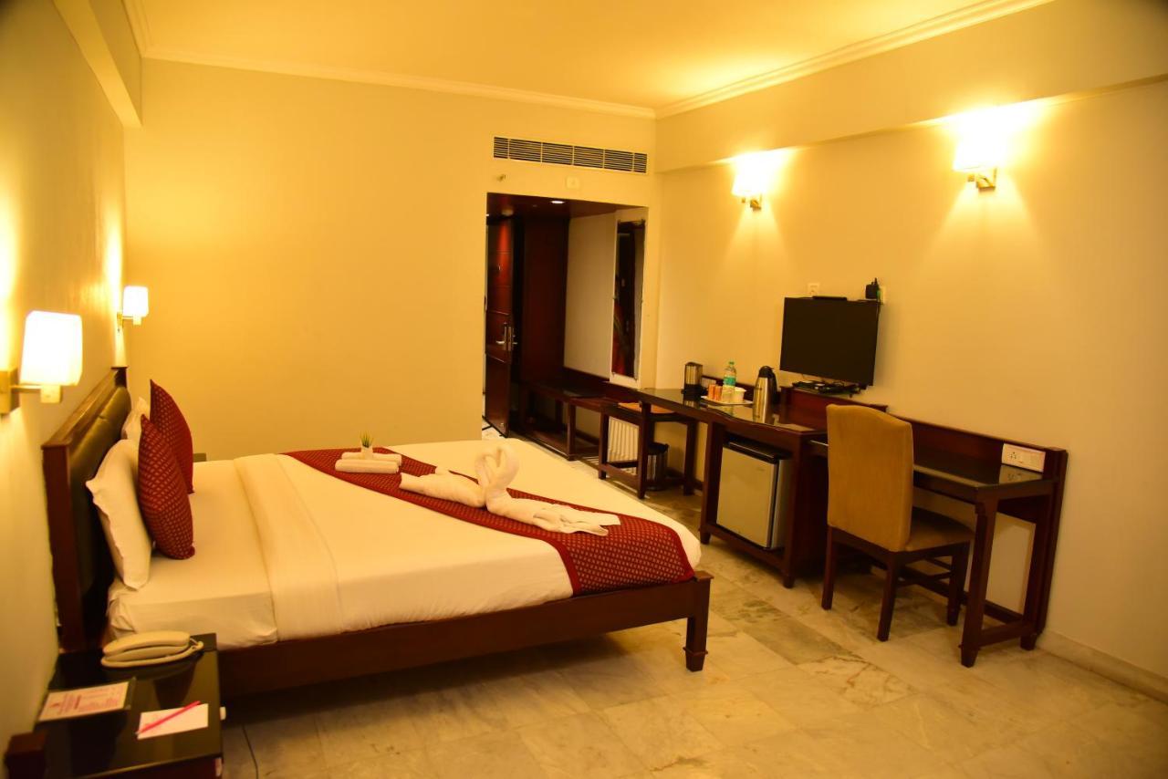 The Bhimas Residency Hotels Тирупати Екстериор снимка