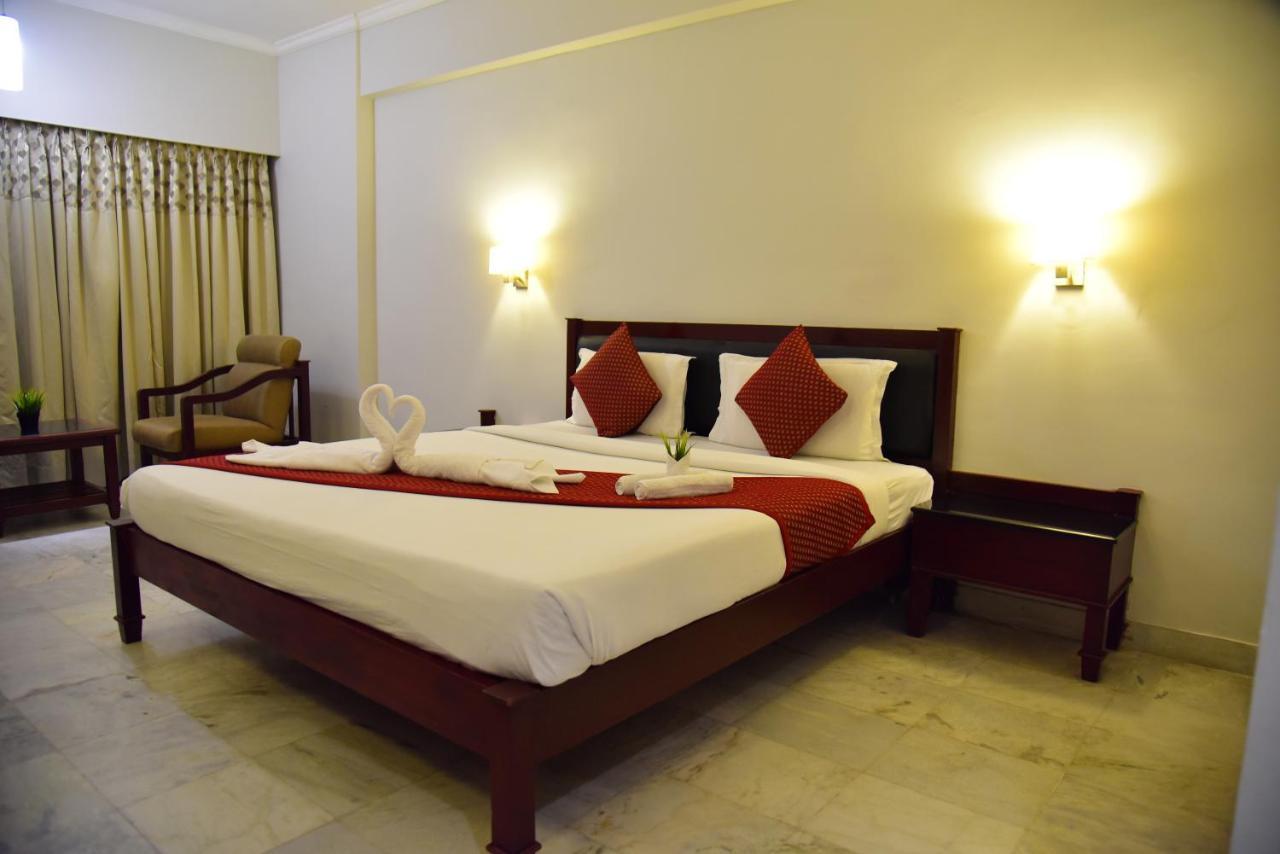 The Bhimas Residency Hotels Тирупати Екстериор снимка