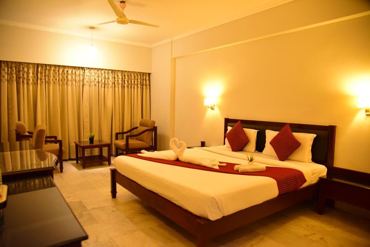 The Bhimas Residency Hotels Тирупати Екстериор снимка